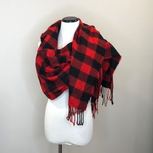 Red/black buffalo check scarf
